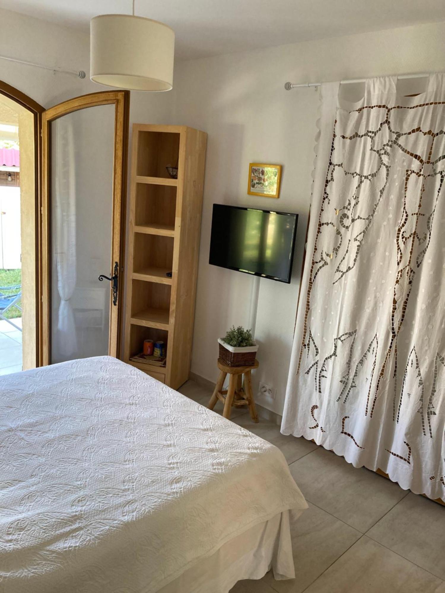 Bed & Breakfast Les Lillas Saint-Jeannet  エクステリア 写真