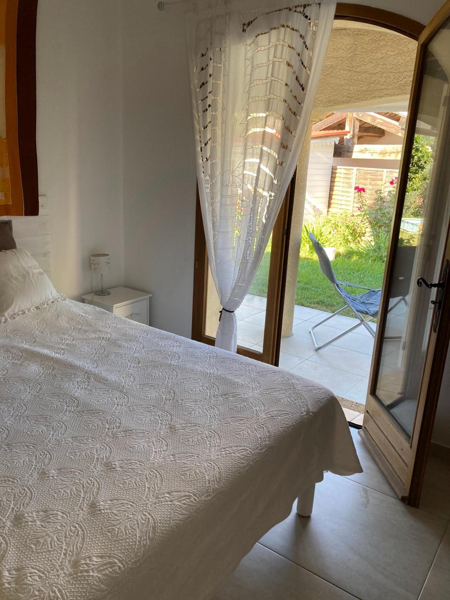 Bed & Breakfast Les Lillas Saint-Jeannet  エクステリア 写真