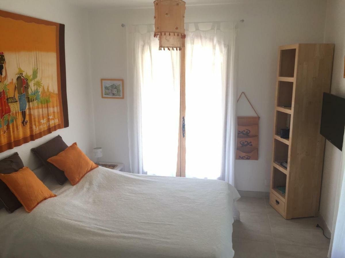 Bed & Breakfast Les Lillas Saint-Jeannet  エクステリア 写真