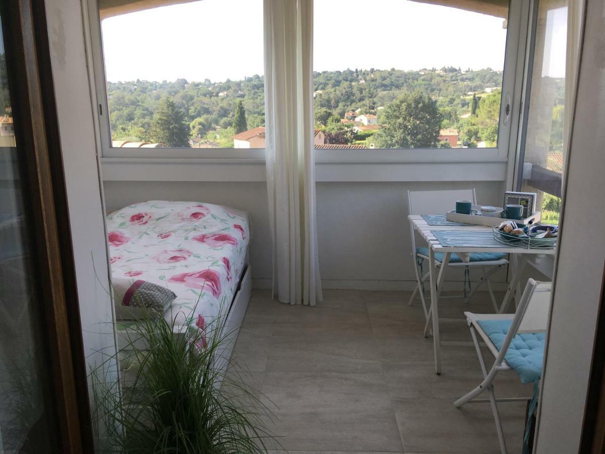Bed & Breakfast Les Lillas Saint-Jeannet  エクステリア 写真